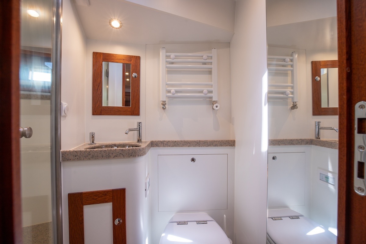 Shared Heads 00002.jpg